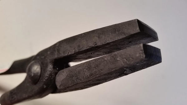 004700 Flat Jaw Blacksmith Tongs by Picard - Blacksmith Source Tool Company