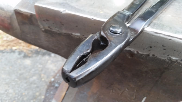 Wolf Jaw 2.5" Forge Tongs - Blacksmith Source Tool Company