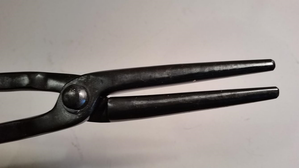 Long Needle Scrolling Forge Tongs – Blacksmith Source Tool Company